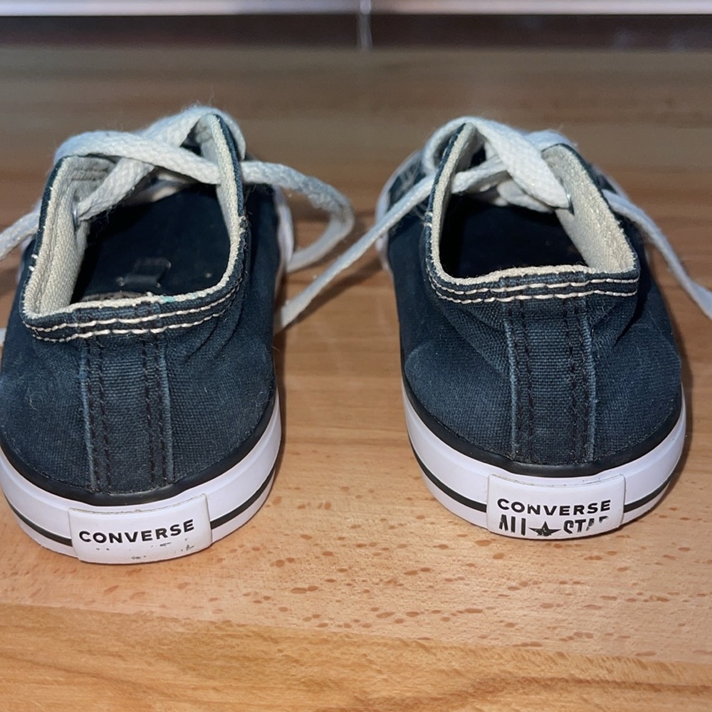 Size 8 Toddler Black and white converse - Picture 3 of 5